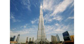 كم سنة استغرق بناء برج خليفة؟