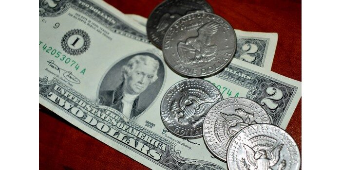 كم من سنت في الدولار؟