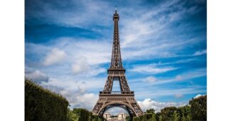 ما اسم برج ايفل بالفرنسية؟