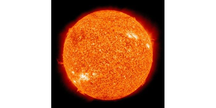 ما العنصر الأكثر وجودا في الشمس