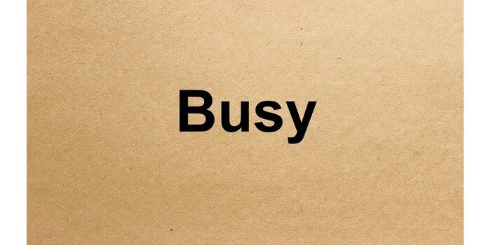 ما معنى كلمة busy